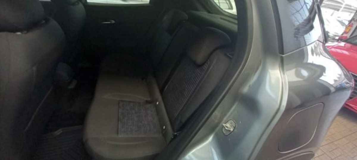 Alfa Romeo Junior 1.2 ibrida 145cv edct6 (8)