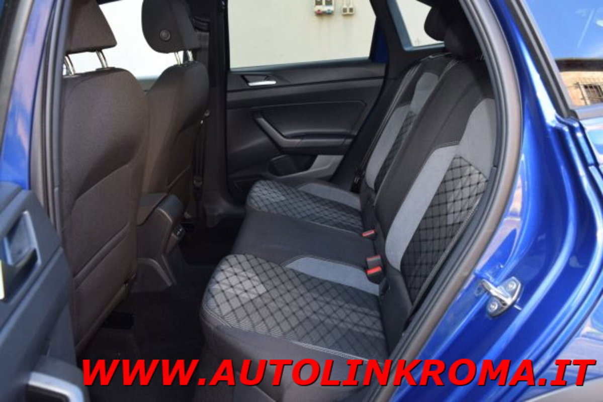 Volkswagen Taigo 1.0 TSI 110 CV DSG R-Line (13)