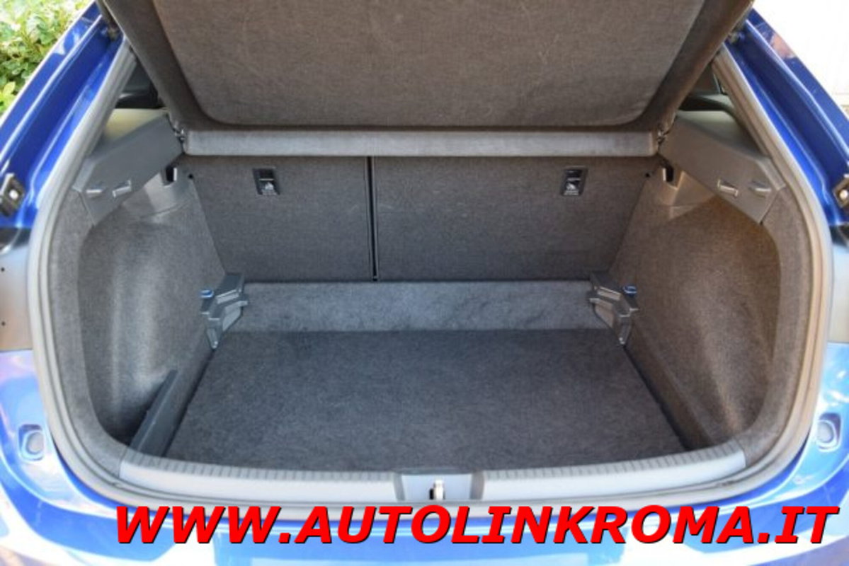 Volkswagen Taigo 1.0 TSI 110 CV DSG R-Line (15)