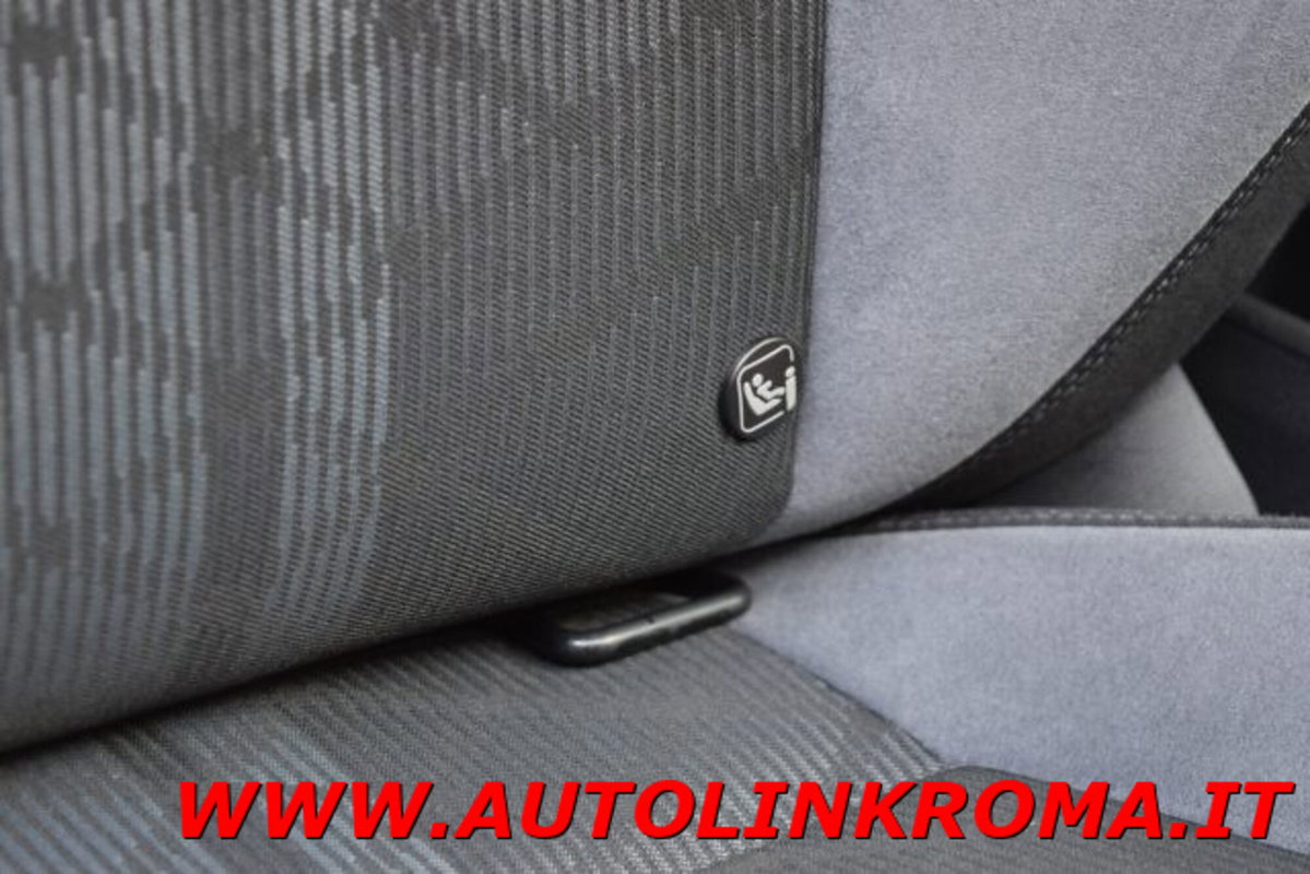 Volkswagen Taigo 1.0 TSI 110 CV DSG R-Line (19)