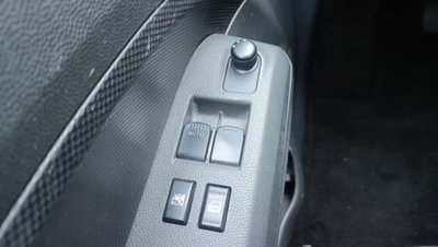 Opel Agila 1.0 12V 65CV (12)