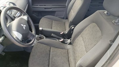 Mitsubishi Colt 1.1 12V 5p. GPL Inform (12)