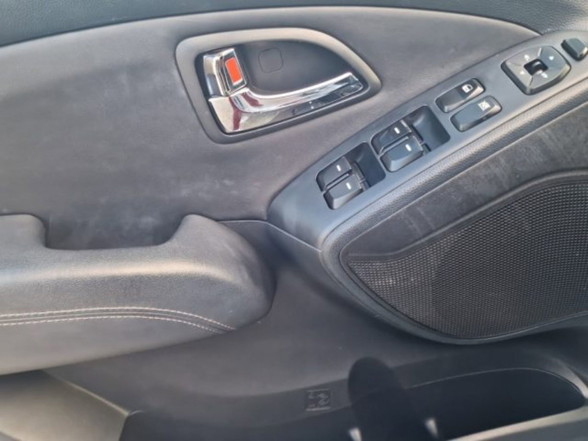 Hyundai ix35 2.0 CRDi 2WD Comfort (12)