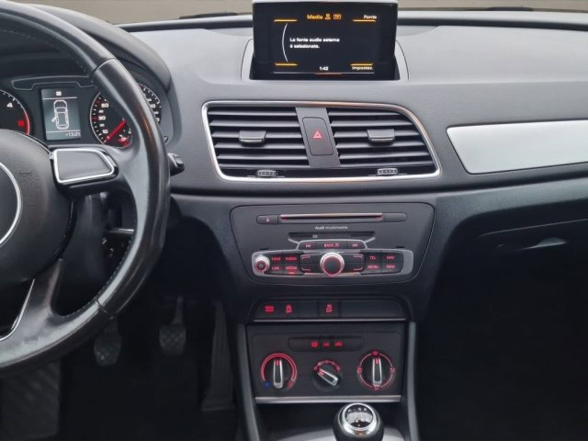 Audi Q3 2.0 TDI 120 CV Sport (15)