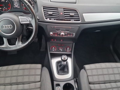 Audi Q3 2.0 TDI 120 CV Sport (16)