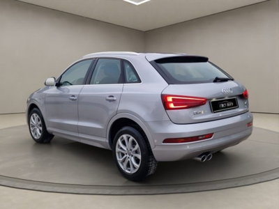 Audi Q3 2.0 TDI 120 CV Sport (3)