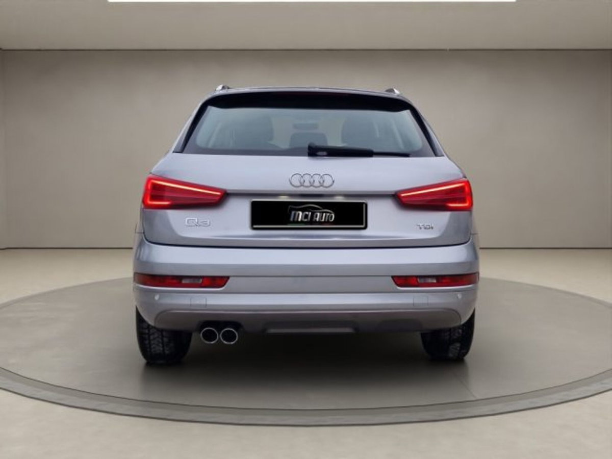 Audi Q3 2.0 TDI 120 CV Sport (4)