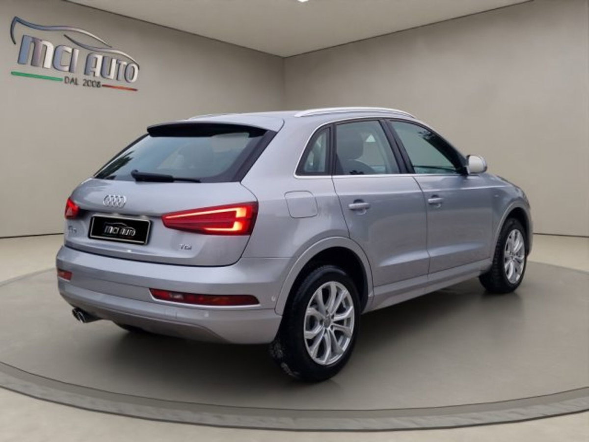 Audi Q3 2.0 TDI 120 CV Sport (5)