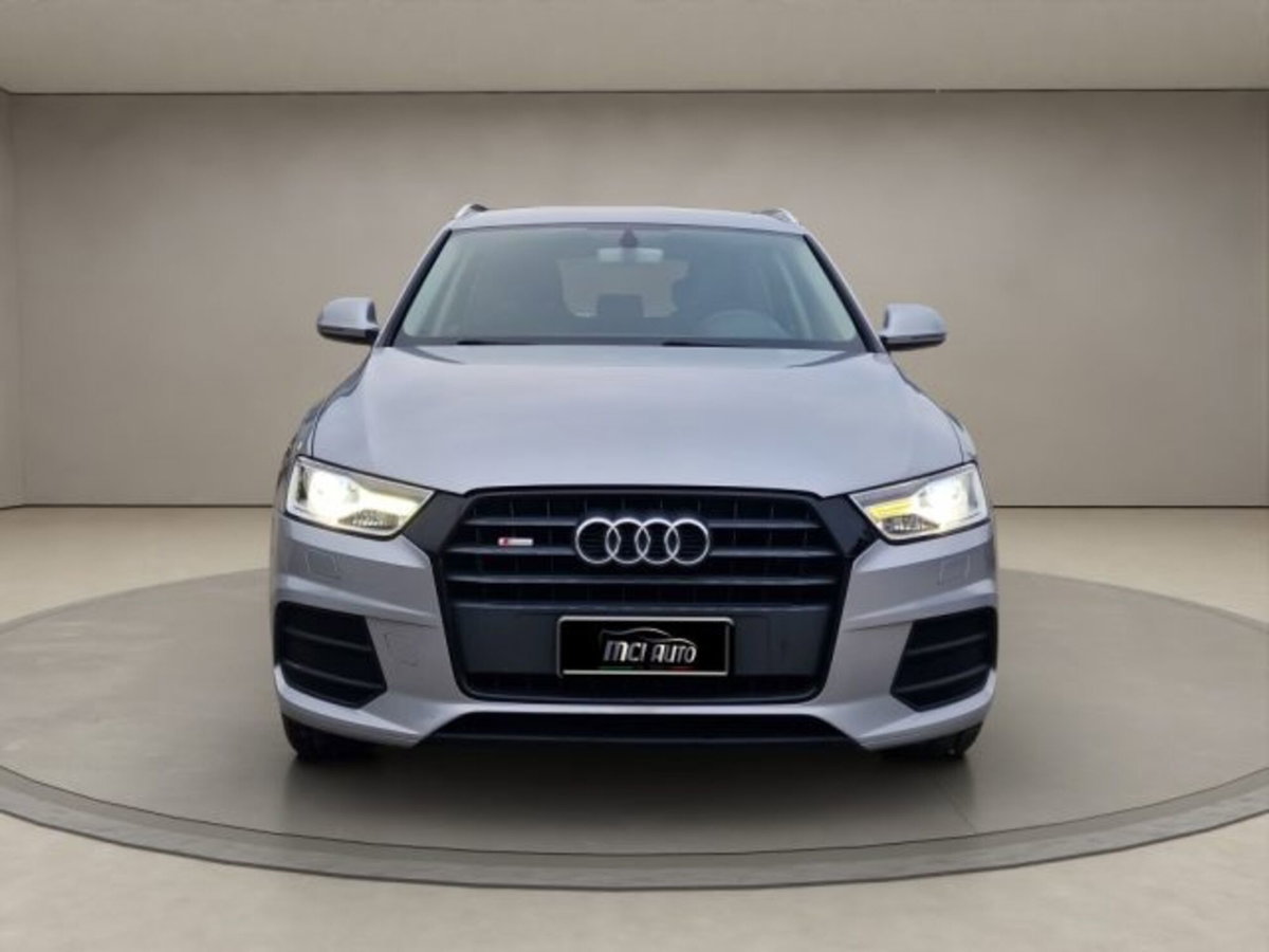 Audi Q3 2.0 TDI 120 CV Sport (8)