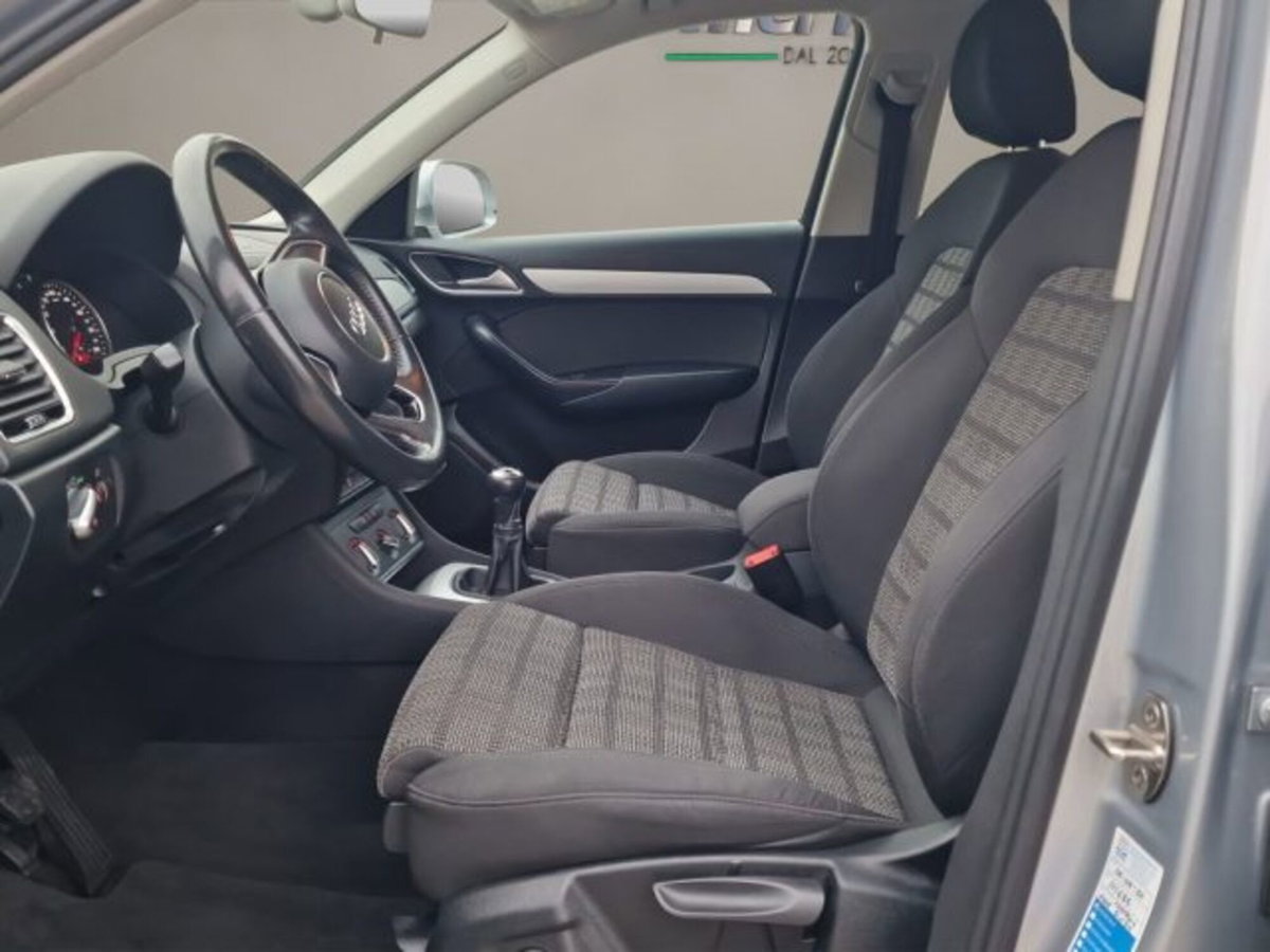 Audi Q3 2.0 TDI 120 CV Sport (9)