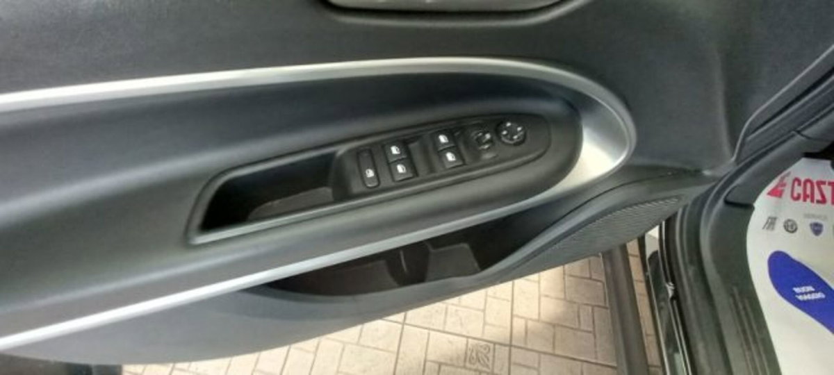 Jeep Avenger 1.2 turbo Altitude fwd 100cv (10)