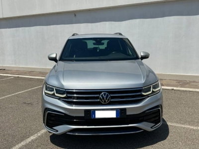Volkswagen Tiguan 2.0 TDI 150 CV SCR DSG 4MOTION R-Line usata