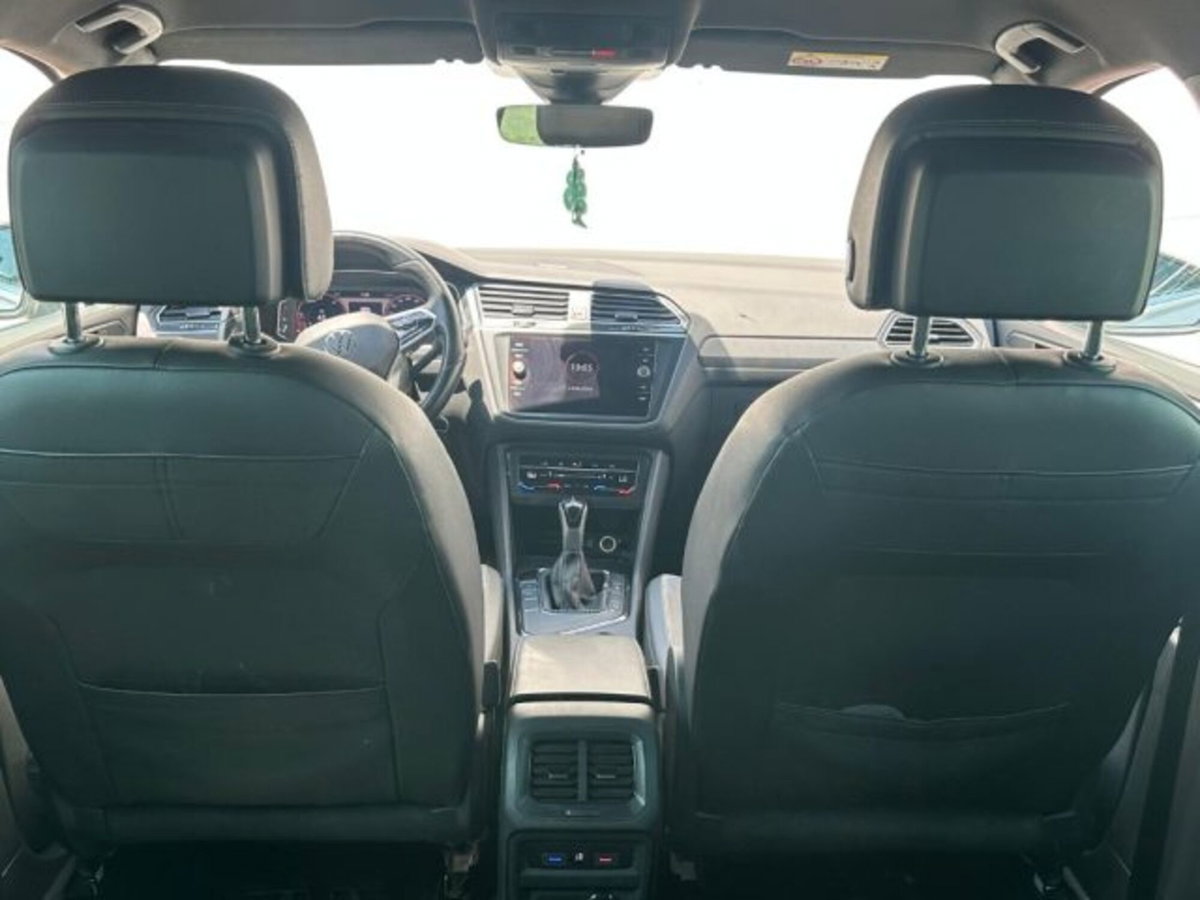 Volkswagen Tiguan 2.0 TDI 150 CV SCR DSG 4MOTION R-Line (12)