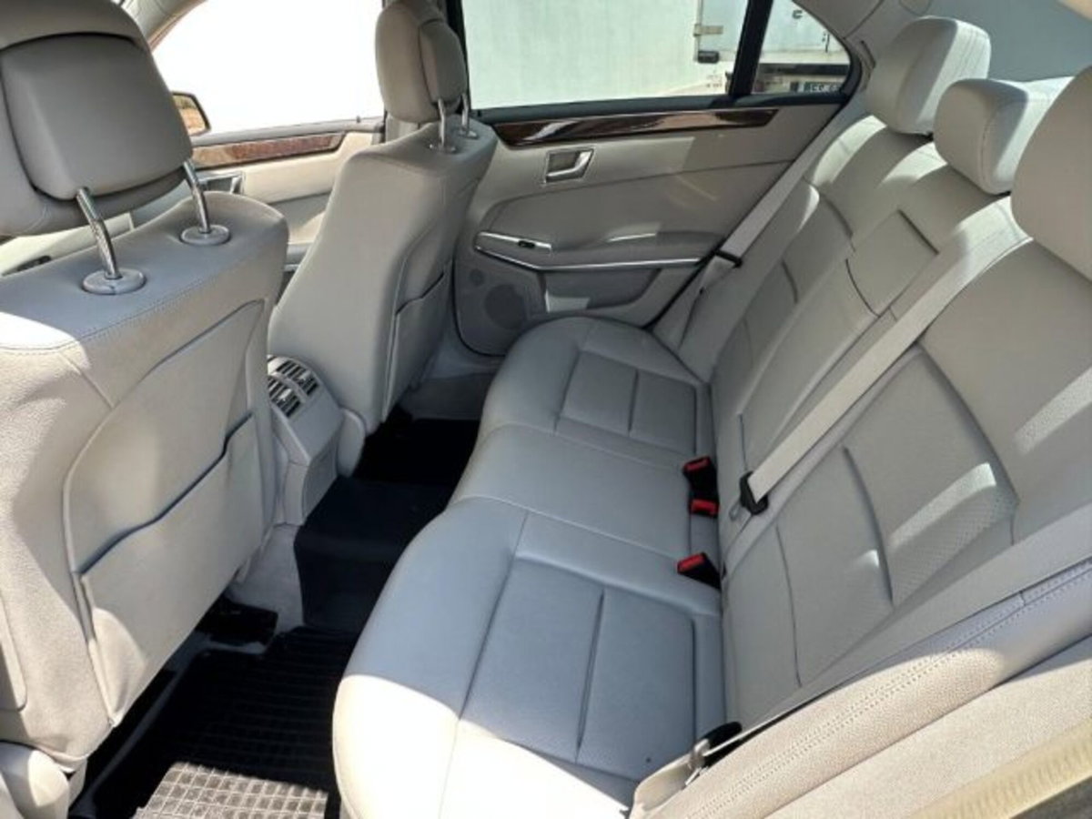 Mercedes-Benz Classe E 200 Executive (10)