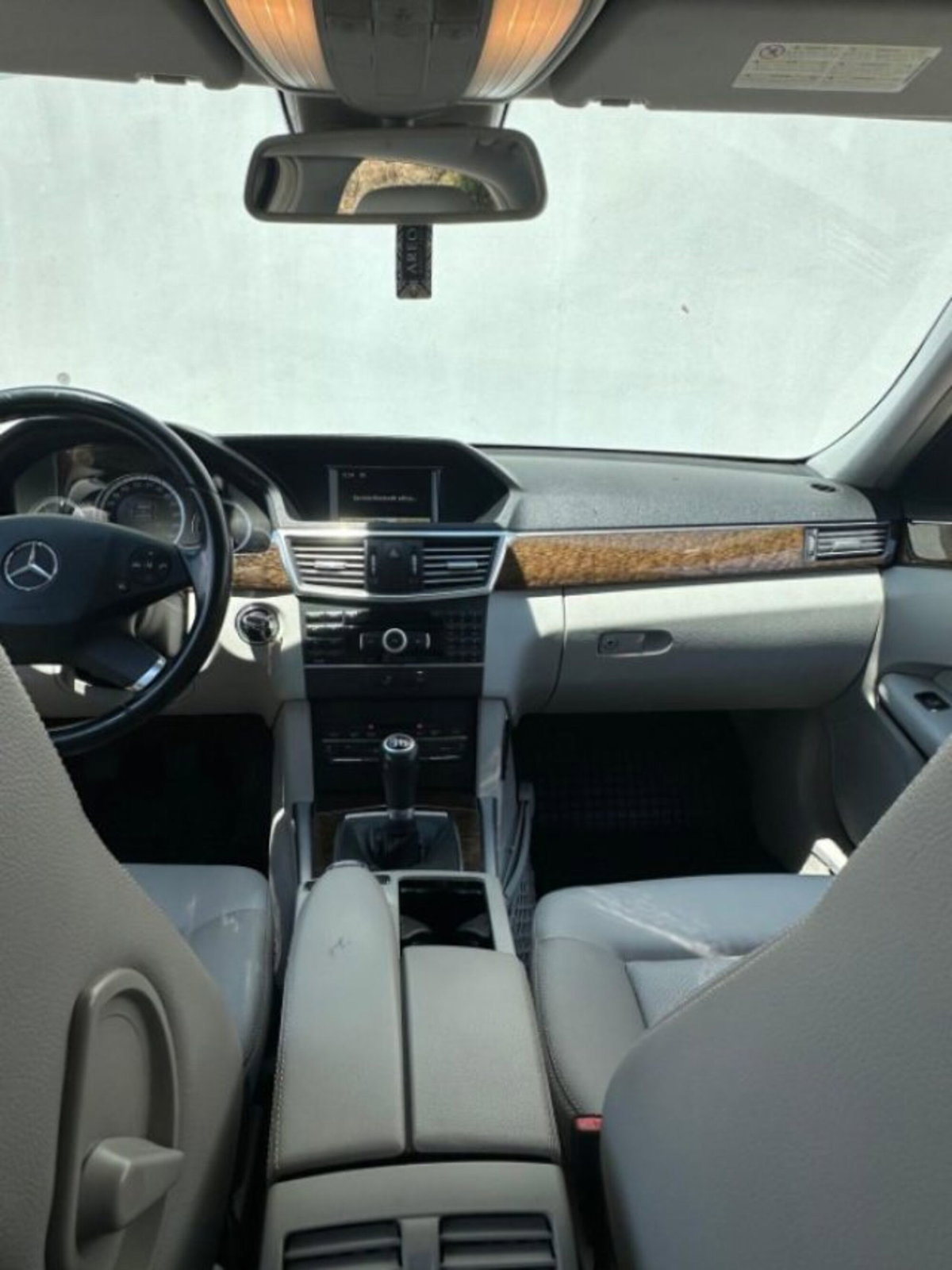 Mercedes-Benz Classe E 200 Executive (11)