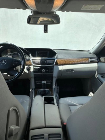 Mercedes-Benz Classe E 200 Executive (11)