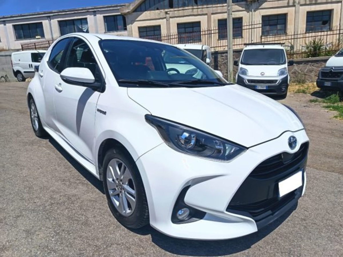 Toyota Yaris 1.5 Hybrid 5 porte Lounge (2)