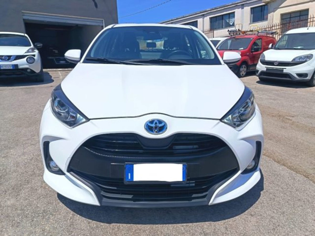 Toyota Yaris 1.5 Hybrid 5 porte Lounge (3)