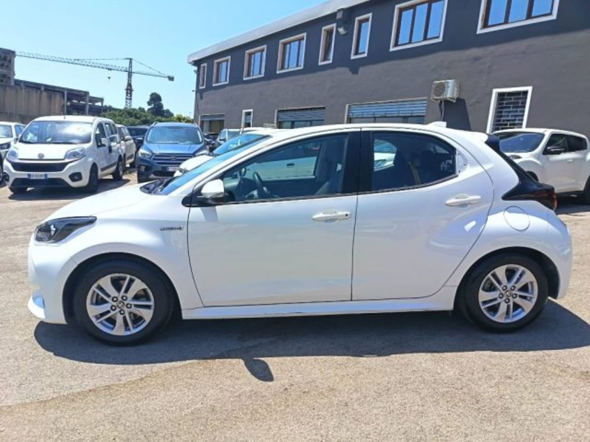 Toyota Yaris 1.5 Hybrid 5 porte Lounge (4)