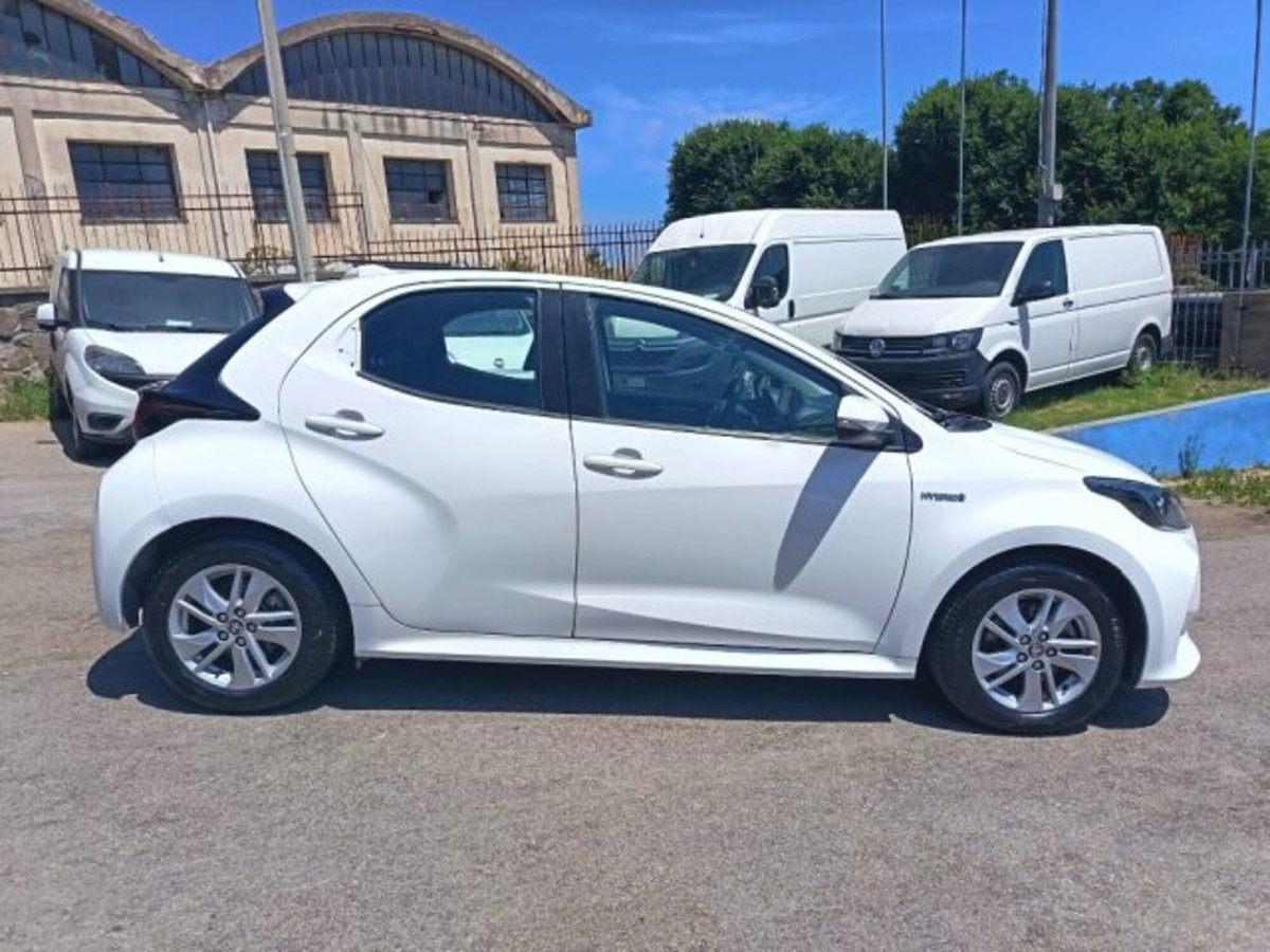 Toyota Yaris 1.5 Hybrid 5 porte Lounge (5)