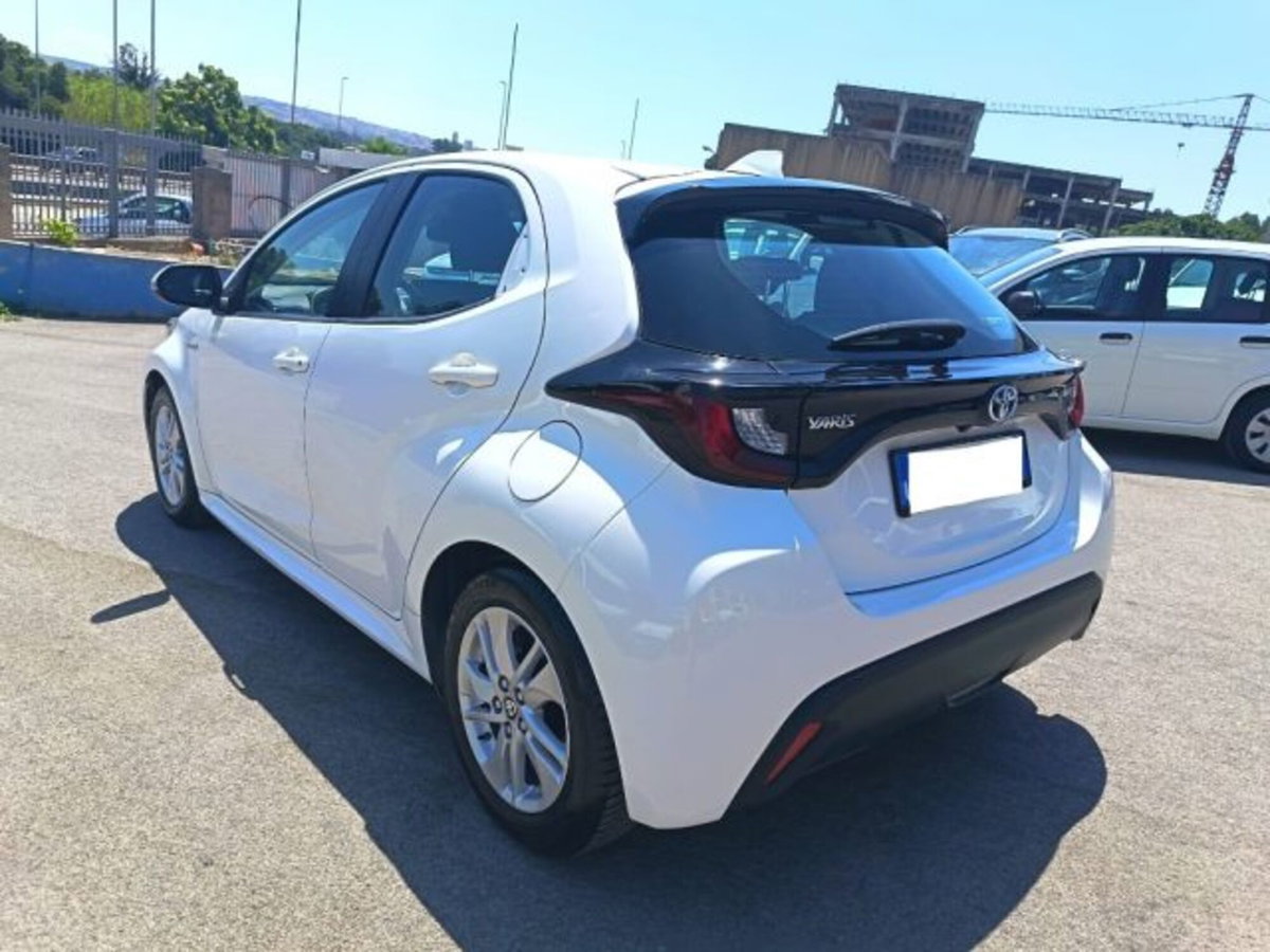 Toyota Yaris 1.5 Hybrid 5 porte Lounge (6)