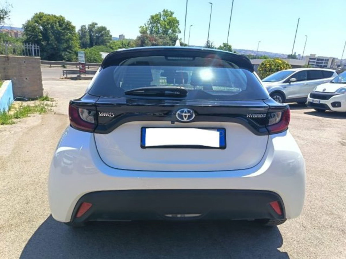 Toyota Yaris 1.5 Hybrid 5 porte Lounge (8)