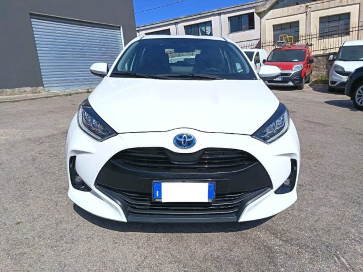 Toyota Yaris 1.5 Hybrid 5 porte Premiere (3)