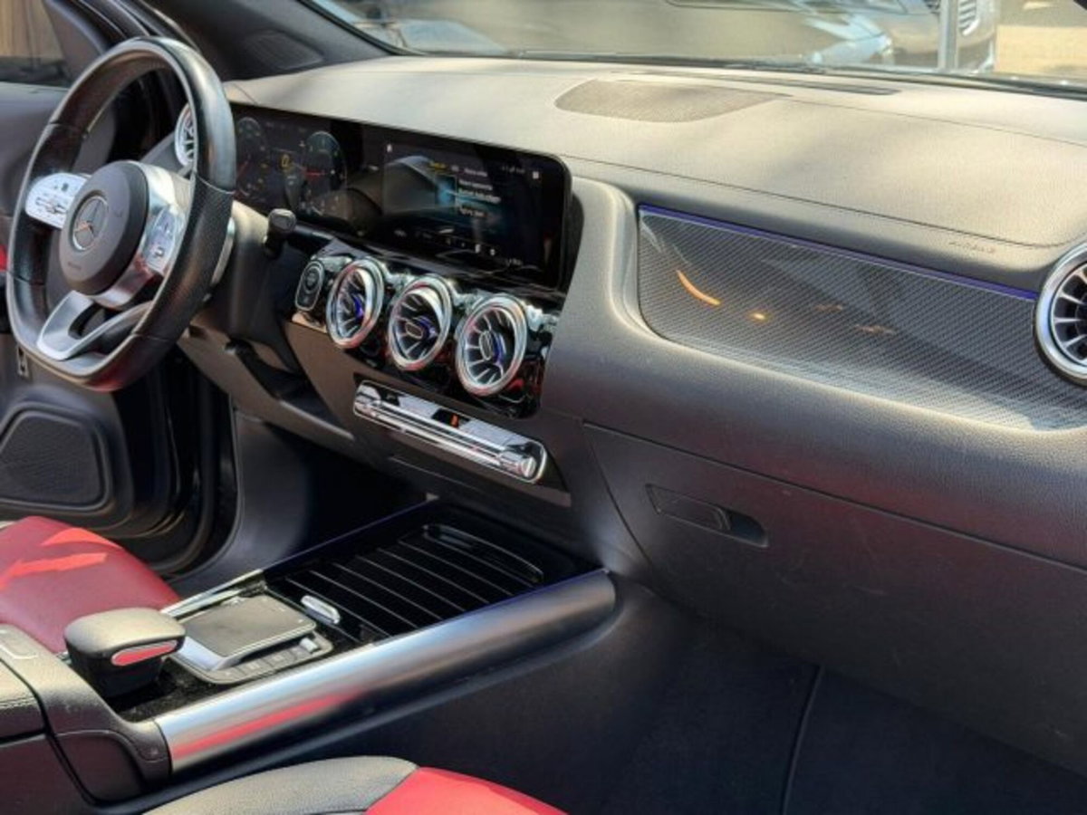Mercedes-Benz GLA SUV 220 d Automatic 4Matic Premium (9)