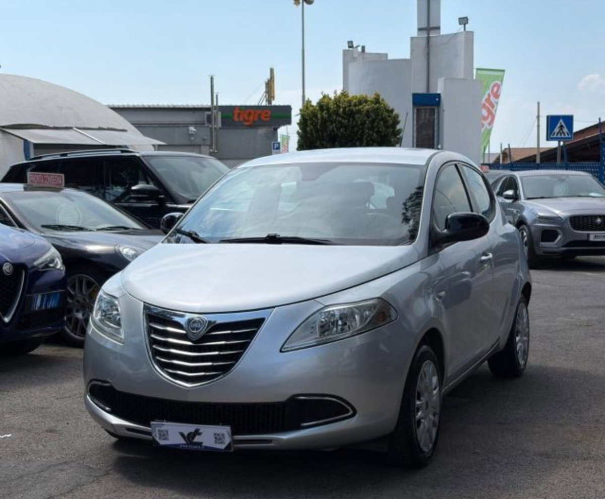 Lancia Ypsilon 1.2 69 CV 5 porte Silver