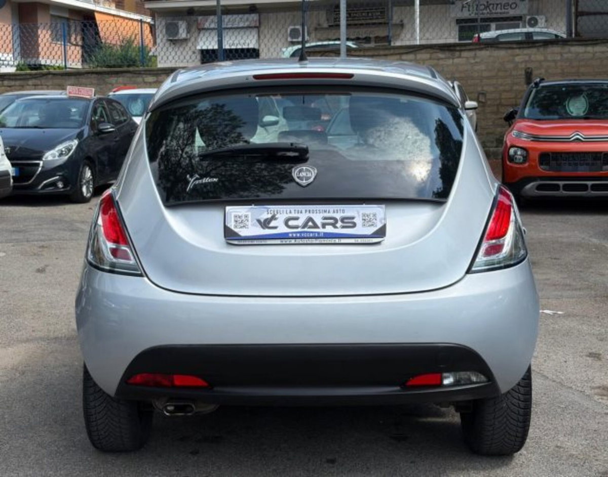 Lancia Ypsilon 1.2 69 CV 5 porte Silver (5)