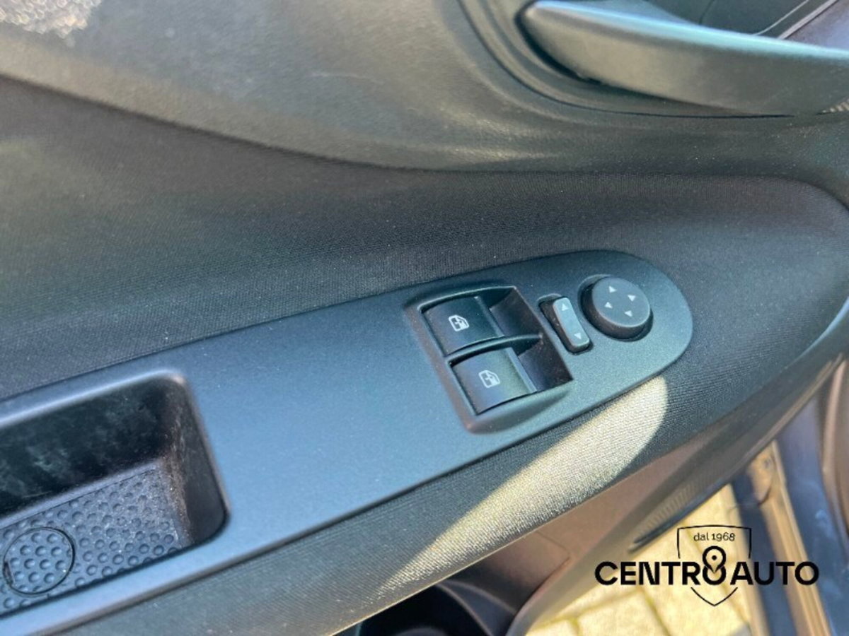 Fiat Punto 1.3 MJT II 75 CV 5 porte Street (13)