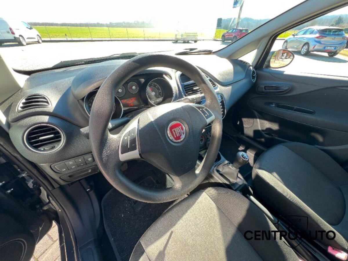 Fiat Punto 1.3 MJT II 75 CV 5 porte Street (14)