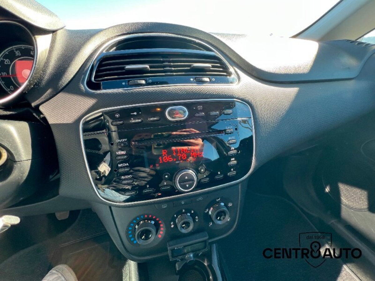 Fiat Punto 1.3 MJT II 75 CV 5 porte Street (16)