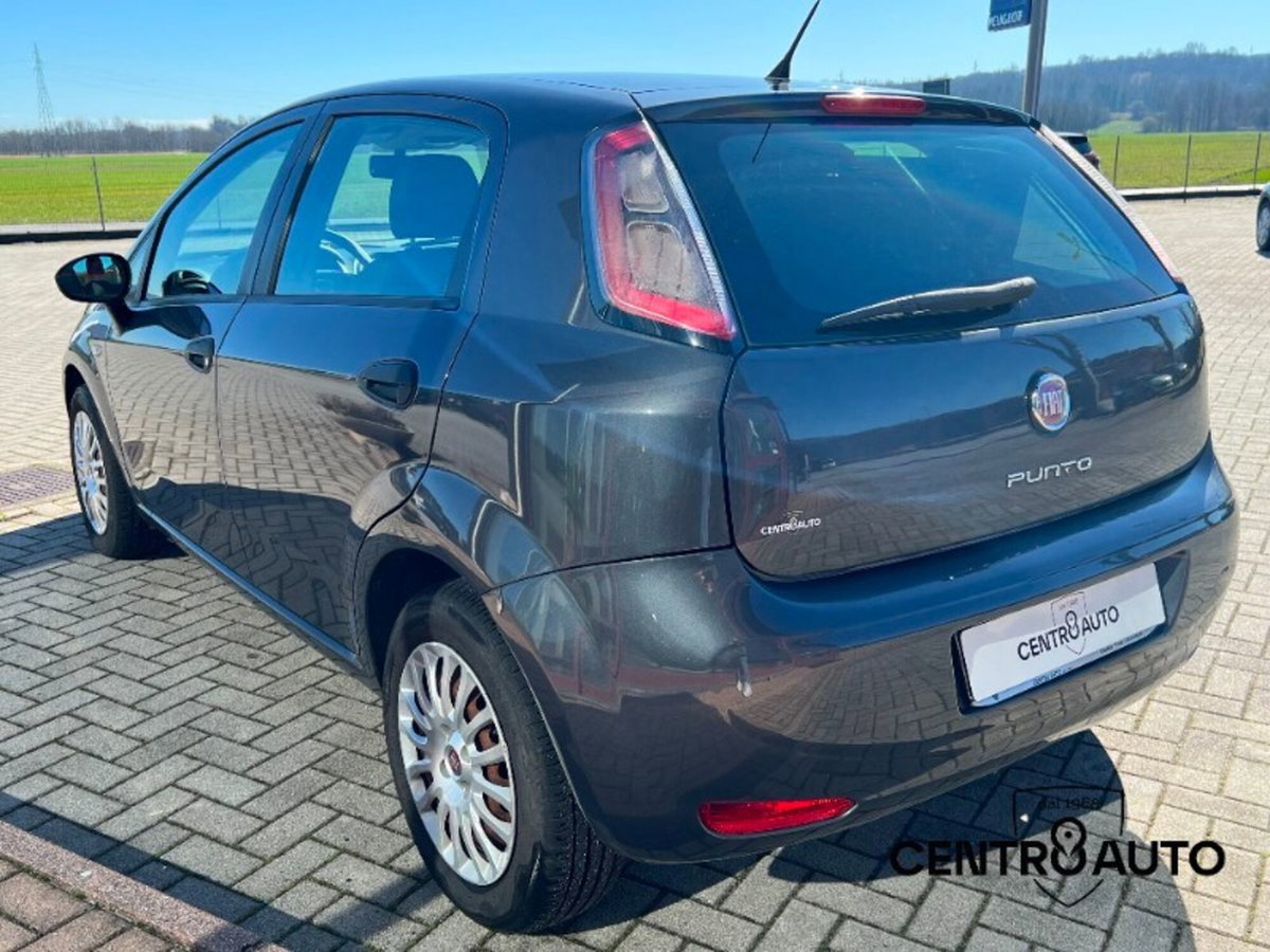 Fiat Punto 1.3 MJT II 75 CV 5 porte Street (6)