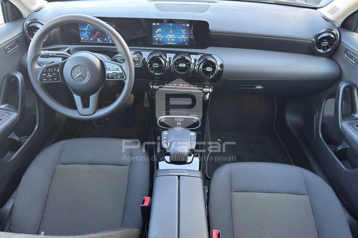 Mercedes-Benz Classe A 180 d Automatic Business (10)