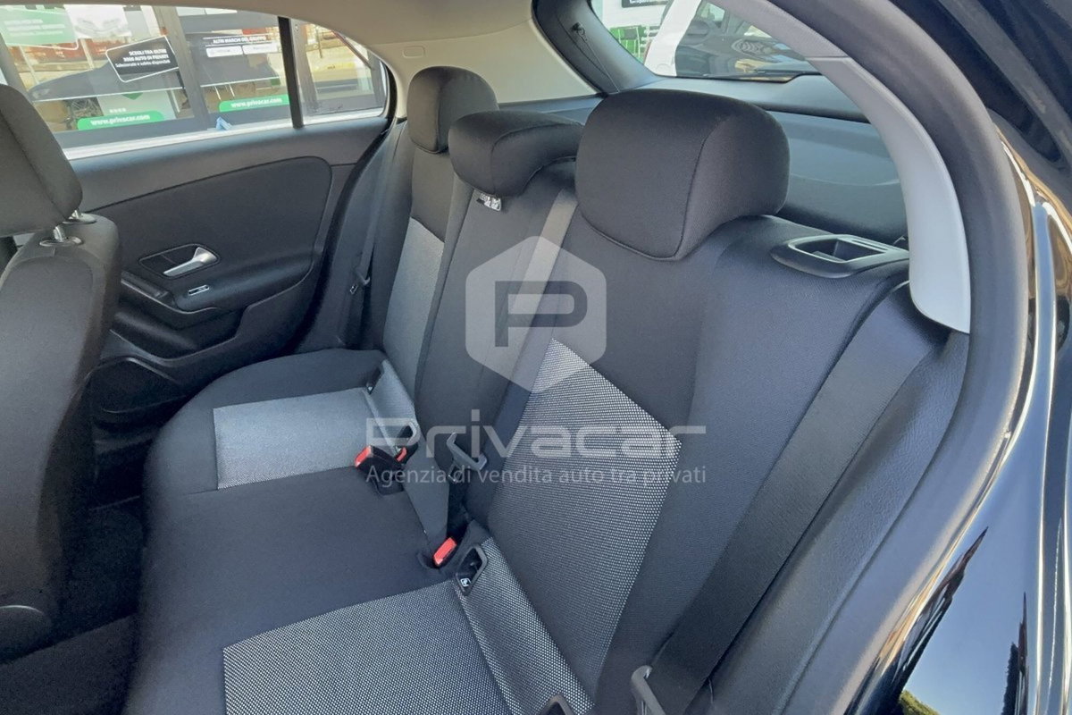 Mercedes-Benz Classe A 180 d Automatic Business (11)