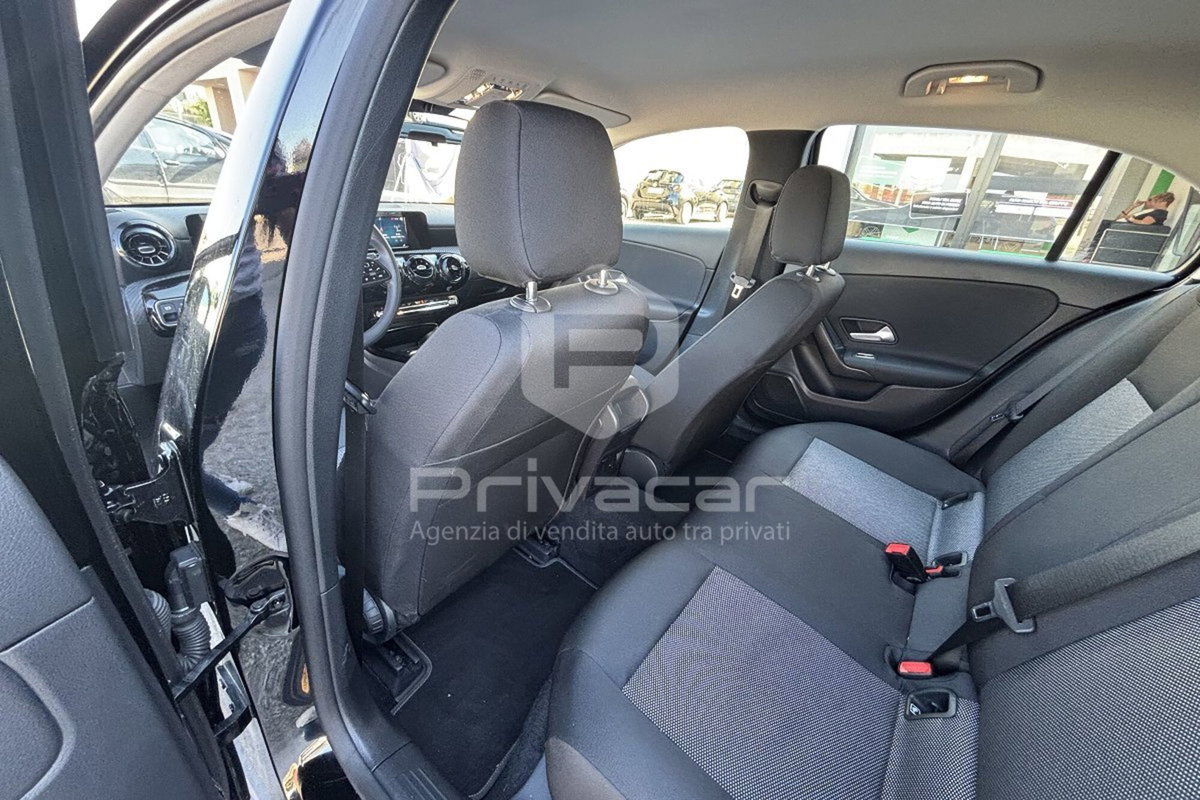Mercedes-Benz Classe A 180 d Automatic Business (13)