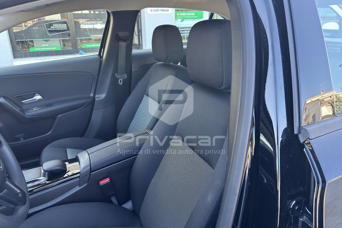 Mercedes-Benz Classe A 180 d Automatic Business (14)