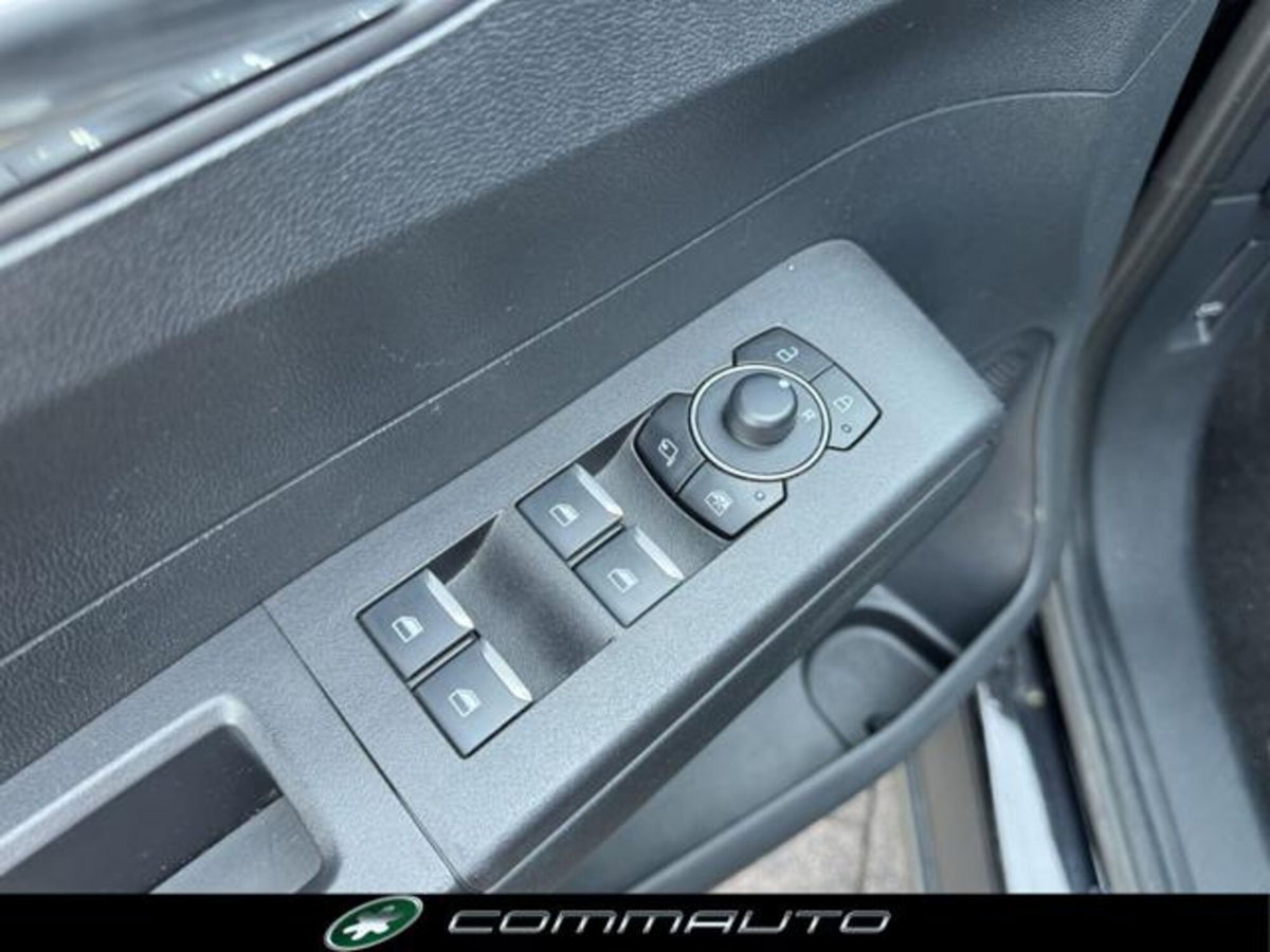 Ford Tourneo Courier 1.0 EcoBoost 100 CV Titanium (10)