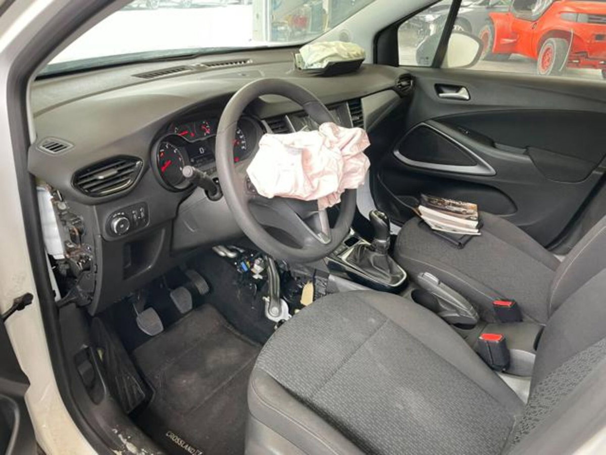 Opel Crossland X 1.2 12V (12)