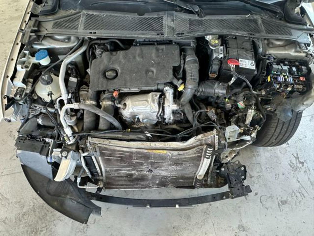 Opel Astra 1.5 Turbo Diesel 130 CV AT8 Business Elegance (10)