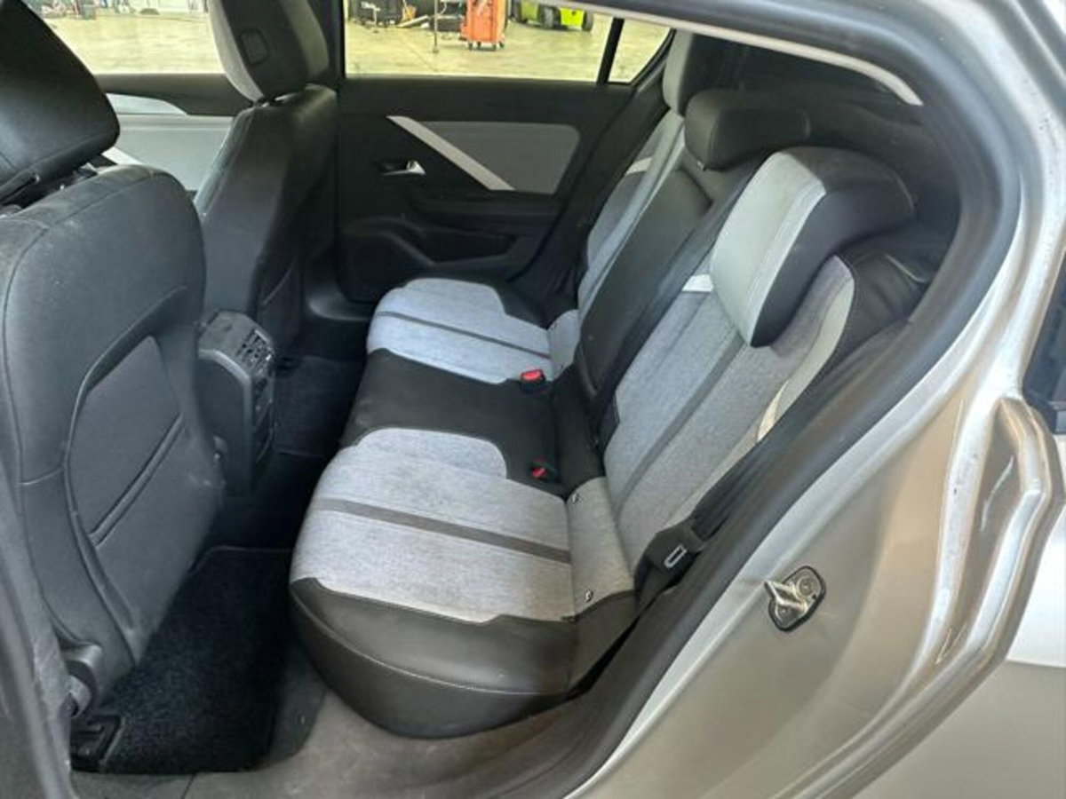 Opel Astra 1.5 Turbo Diesel 130 CV AT8 Business Elegance (13)
