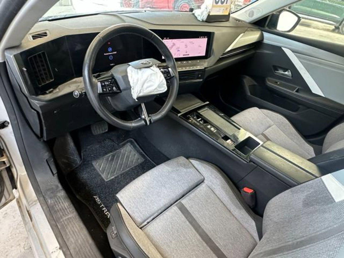 Opel Astra 1.5 Turbo Diesel 130 CV AT8 Business Elegance (14)