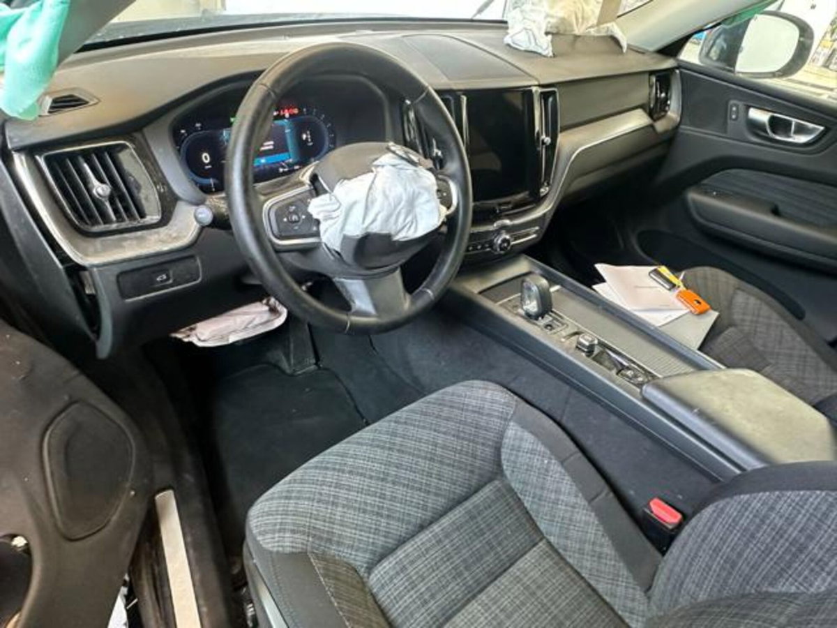 Volvo XC60 2.0 b5 Core awd auto (13)
