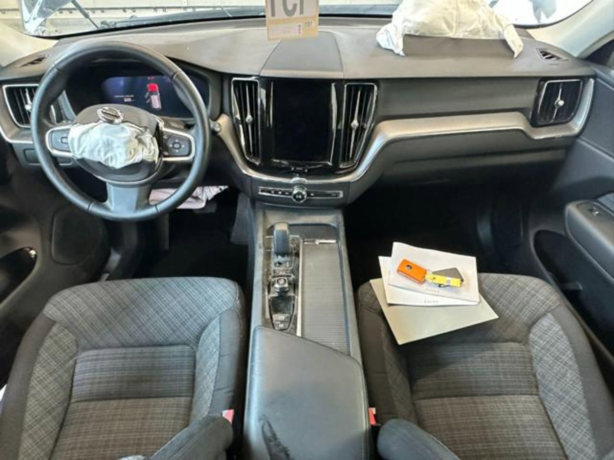 Volvo XC60 2.0 b5 Core awd auto (14)