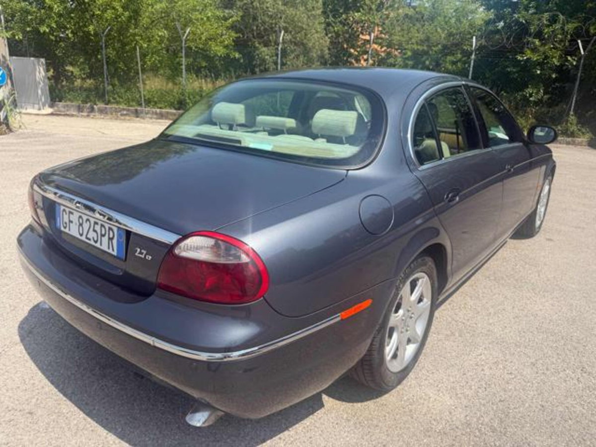 Jaguar S-Type 2.7 diesel V6 Sport (7)