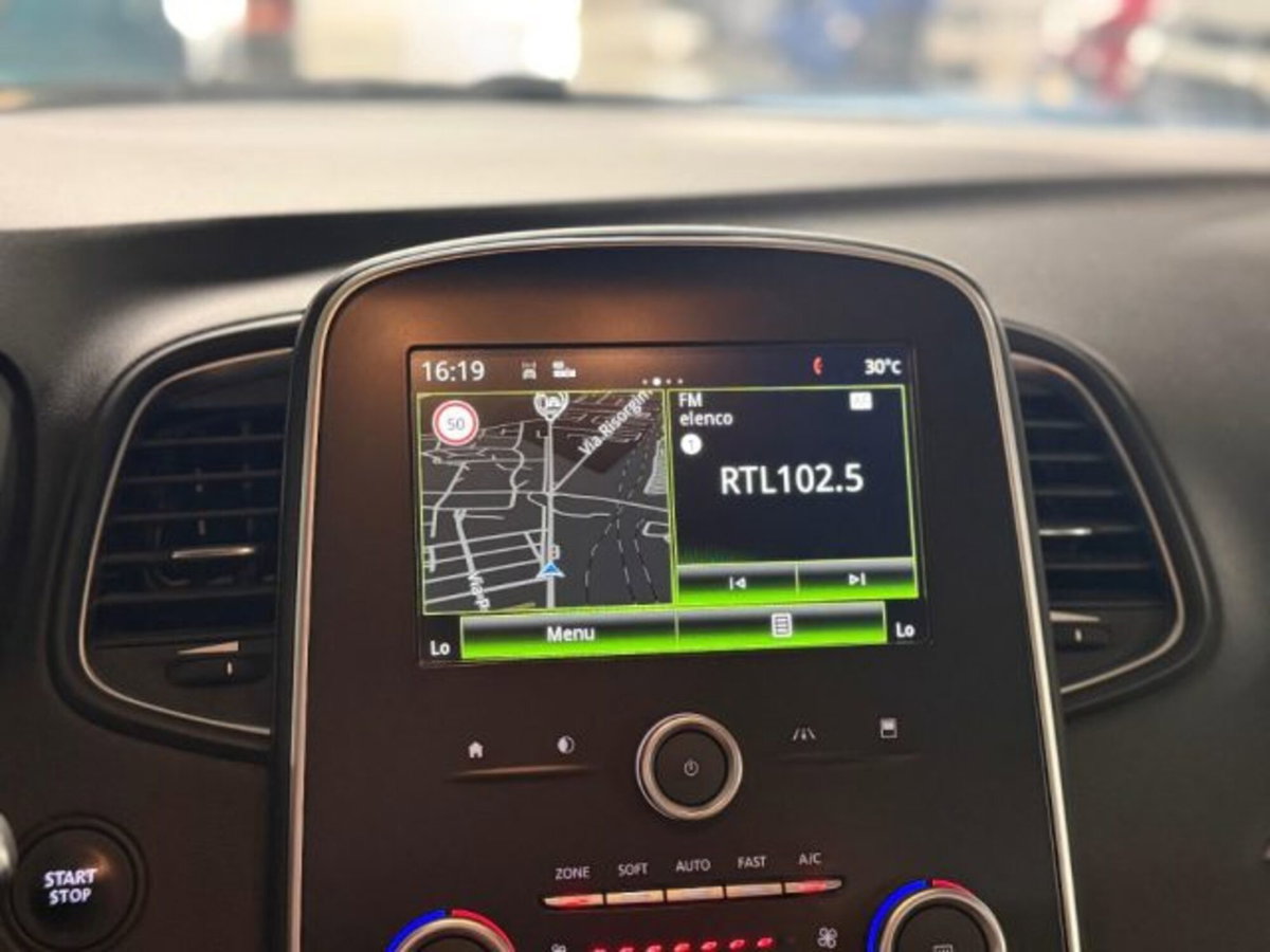 Renault Scenic E-Tech Electric 1.5 dCi 110CV EDC Energy (11)