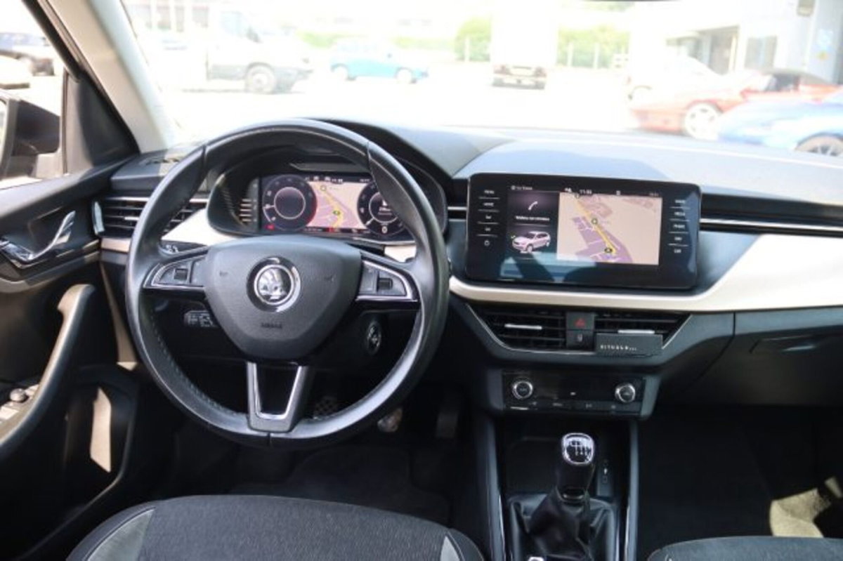 Skoda Kamiq 1.0 TSI 115 CV Style (10)