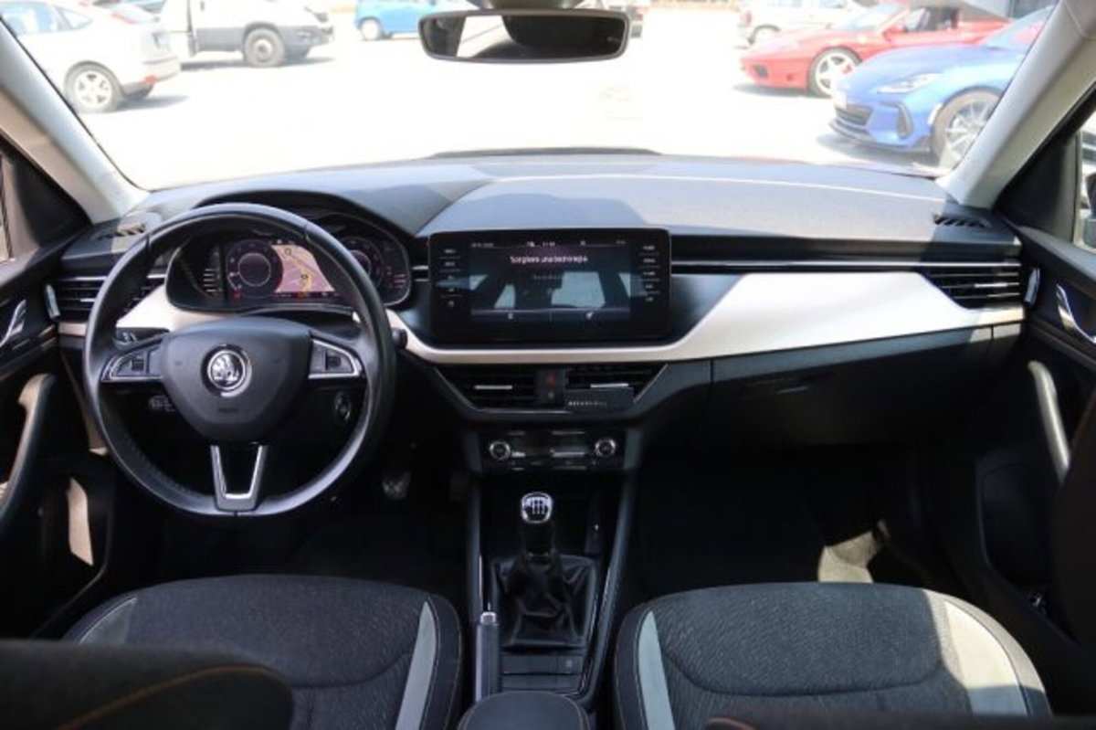 Skoda Kamiq 1.0 TSI 115 CV Style (12)