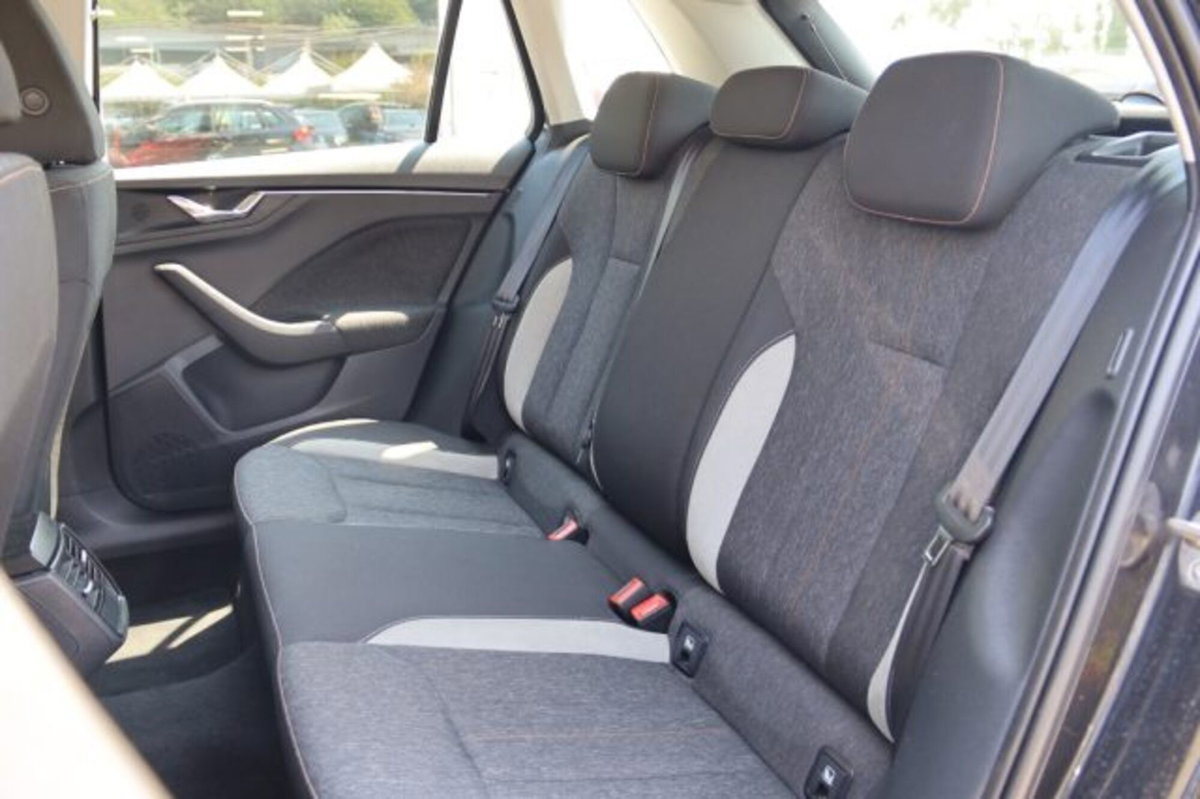 Skoda Kamiq 1.0 TSI 115 CV Style (17)